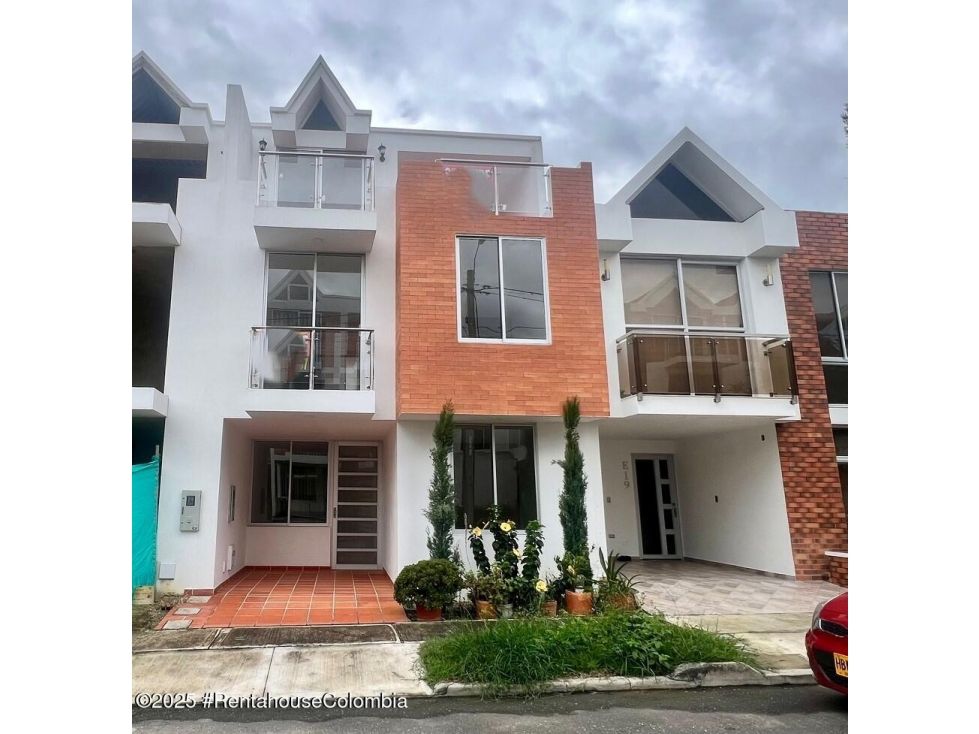 Casa en venta Cundinamarca Fusagasugá Cr Belmira 190 m2 Habitaciones 5 Baños 4 Garajes 1 Precio $620000000