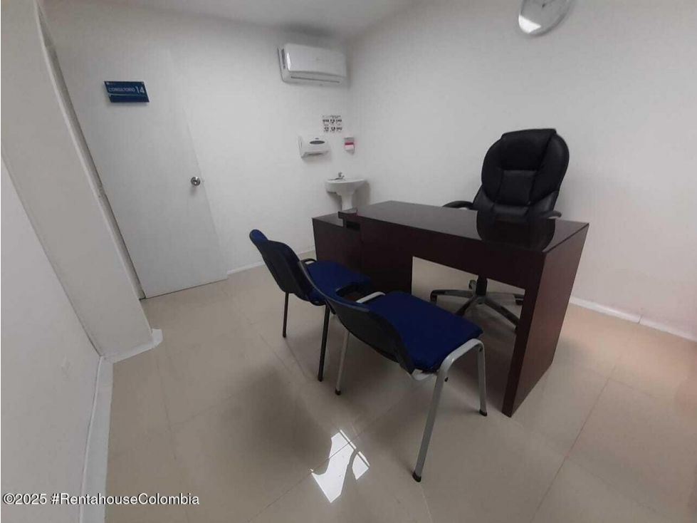 Consultorio en arriendo Valle Del Cauca Cali El Cedro 14 m2 Habitaciones 0 Baños 1 Garajes 0 Precio $1100100
