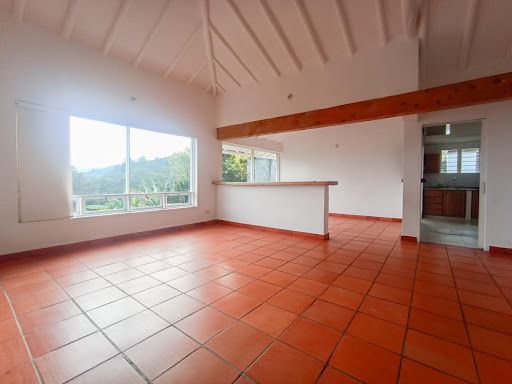 Finca en arriendo Antioquia La Ceja La Ceja 6800 m2 Habitaciones 3 Baños 3 Garajes 6 Precio $5000000