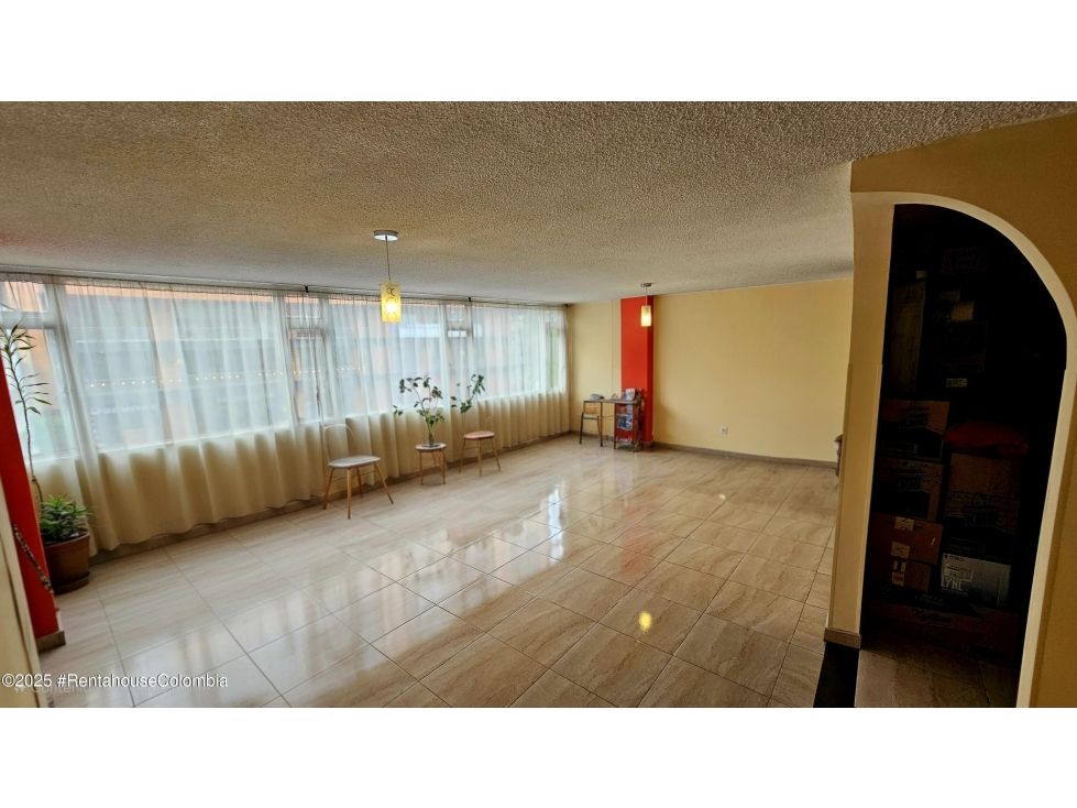 Apartamento en venta Cundinamarca Bogotá Marly 106 m2 Habitaciones 3 Baños 2 Garajes 1 Precio $630000000