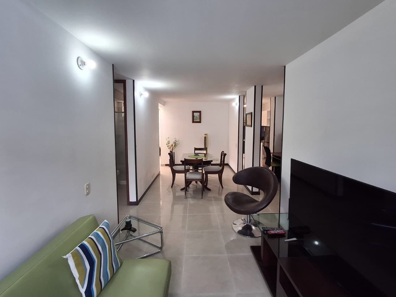 Apartamento en arriendo Valle Del Cauca Cali La Hacienda 42 m2 Habitaciones 1 Baños 2 Garajes 1 Precio $2200000