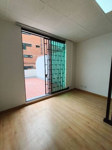 Oficina en arriendo Cundinamarca Bogotá Puente Largo 40 m2 Habitaciones 0 Baños 1 Garajes 1 Precio $2500000
