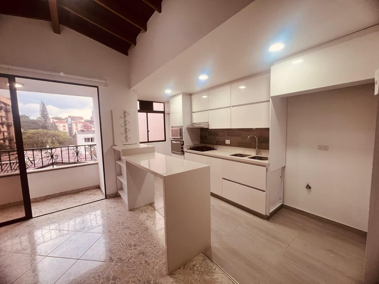 Apartamento en venta Antioquia Medellín Las Acacias 85 m2 Habitaciones 3 Baños 2 Garajes 1 Precio $550000000