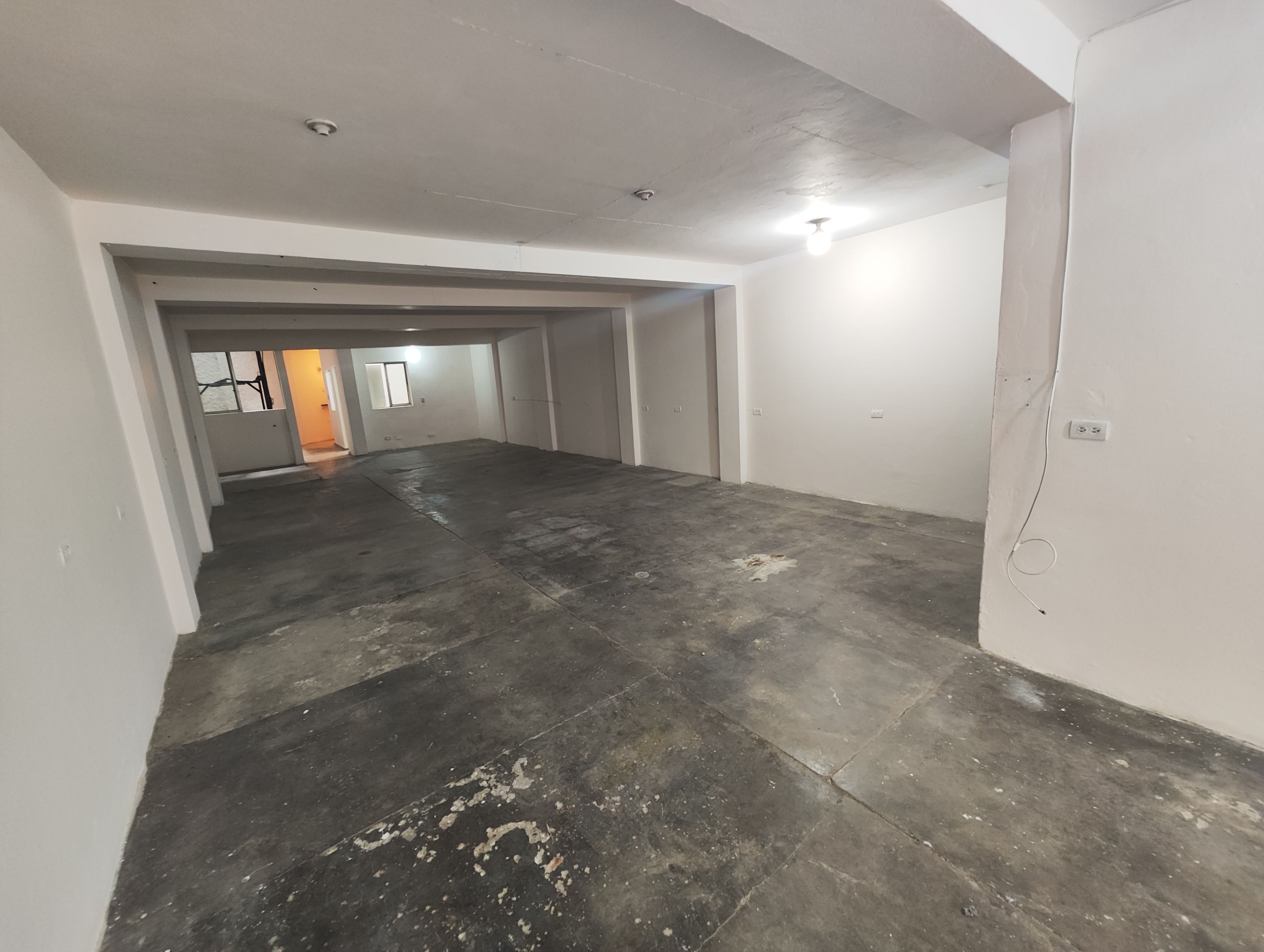 Bodega en arriendo Antioquia Medellín Lorena 270 m2 Habitaciones 0 Baños 2 Garajes 0 Precio $4300000