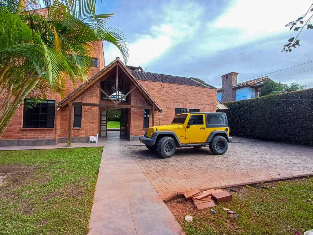 Casa en arriendo Antioquia Rionegro Gualanday 240 m2 Habitaciones 4 Baños 4 Garajes 2 Precio $7500000