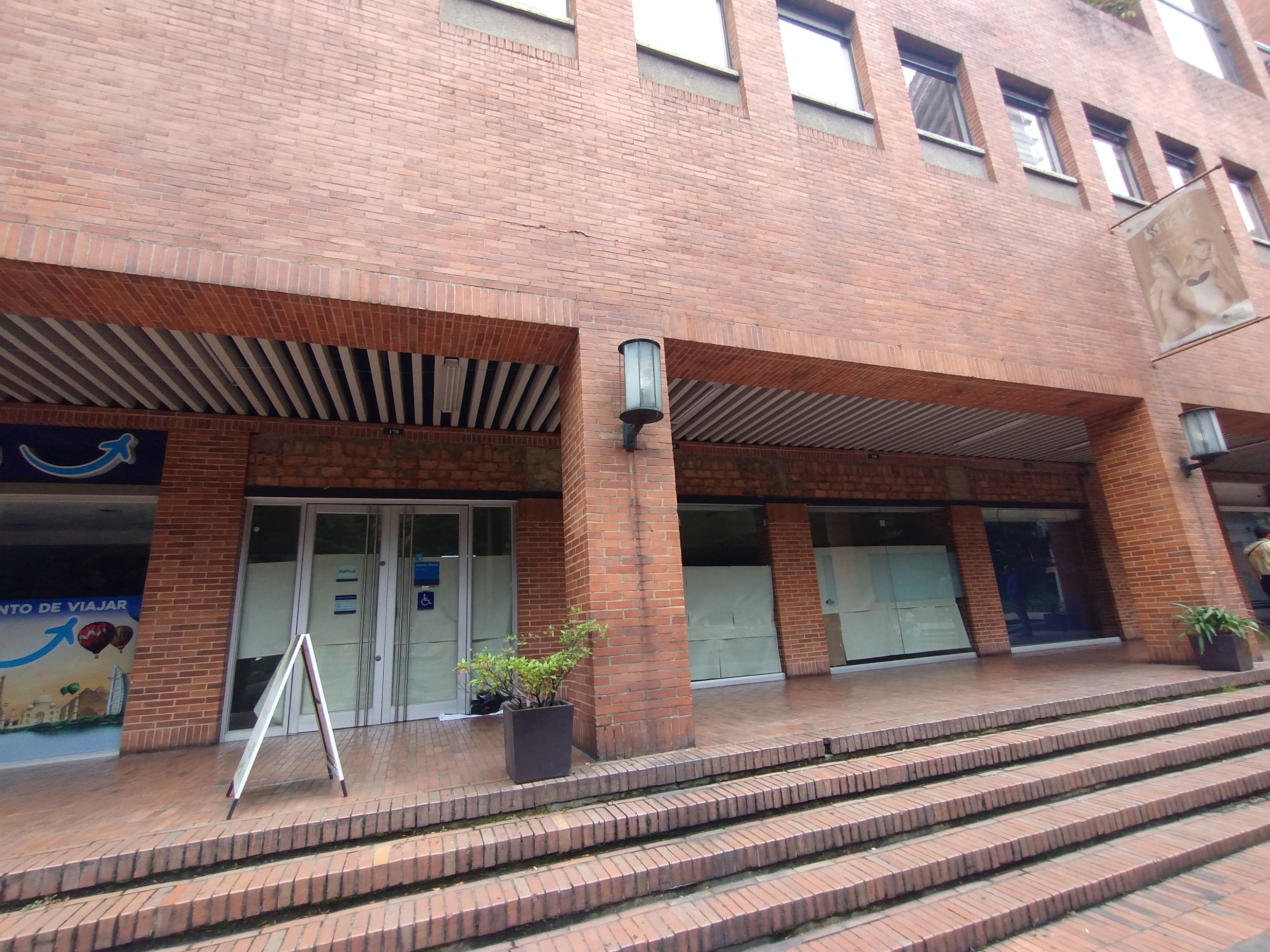 Local en venta Cundinamarca Bogotá Samper 0 m2 Habitaciones 0 Baños 2 Garajes 0 Precio $2950060850