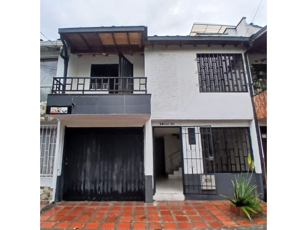 Casa en arriendo Antioquia Envigado El Dorado 200 m2 Habitaciones 4 Baños 2 Garajes 1 Precio $3500000