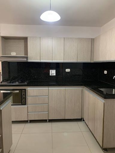Apartamento en arriendo Antioquia Envigado El Portal 100 m2 Habitaciones 3 Baños 2 Garajes 2 Precio $3700000