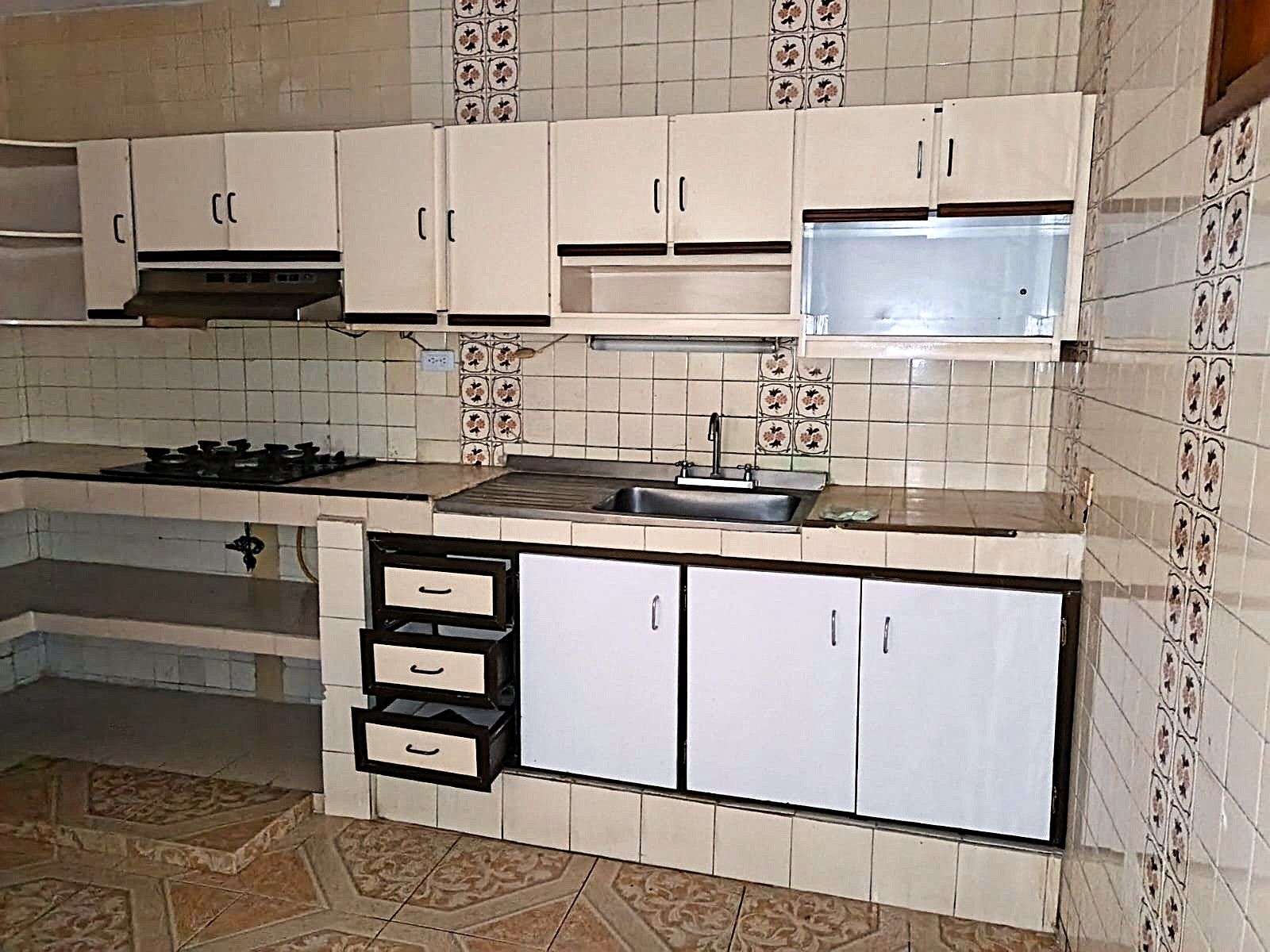 Casa en arriendo o venta Atlántico Barranquilla Las Colinas 156 m2 Habitaciones 3 Baños 2 Garajes 0 Precio venta $350000000 Precio arriendo $1600000