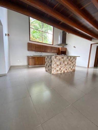 Casa en arriendo Antioquia Envigado San Rafael 380 m2 Habitaciones 4 Baños 5 Garajes 4 Precio $11000000