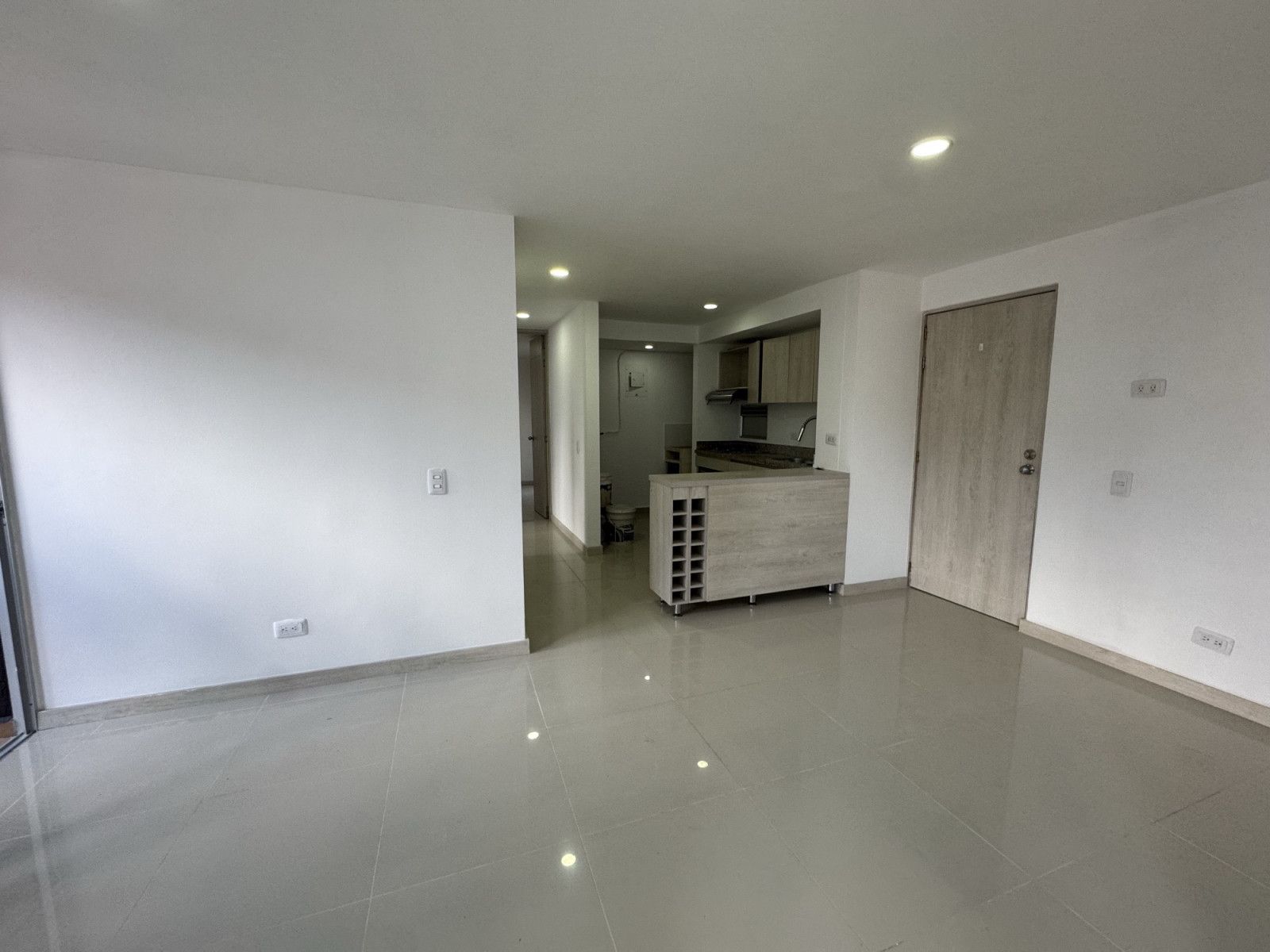 Apartamento en arriendo Antioquia Bello Urbanización Nuevo Horizonte 74 m2 Habitaciones 3 Baños 2 Garajes 1 Precio $2400000