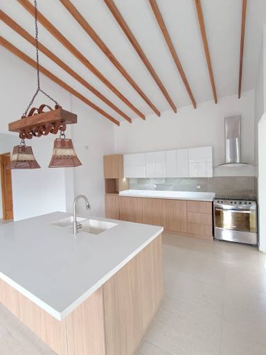Casa en arriendo Antioquia Envigado San Rafael 380 m2 Habitaciones 3 Baños 4 Garajes 4 Precio $12000000