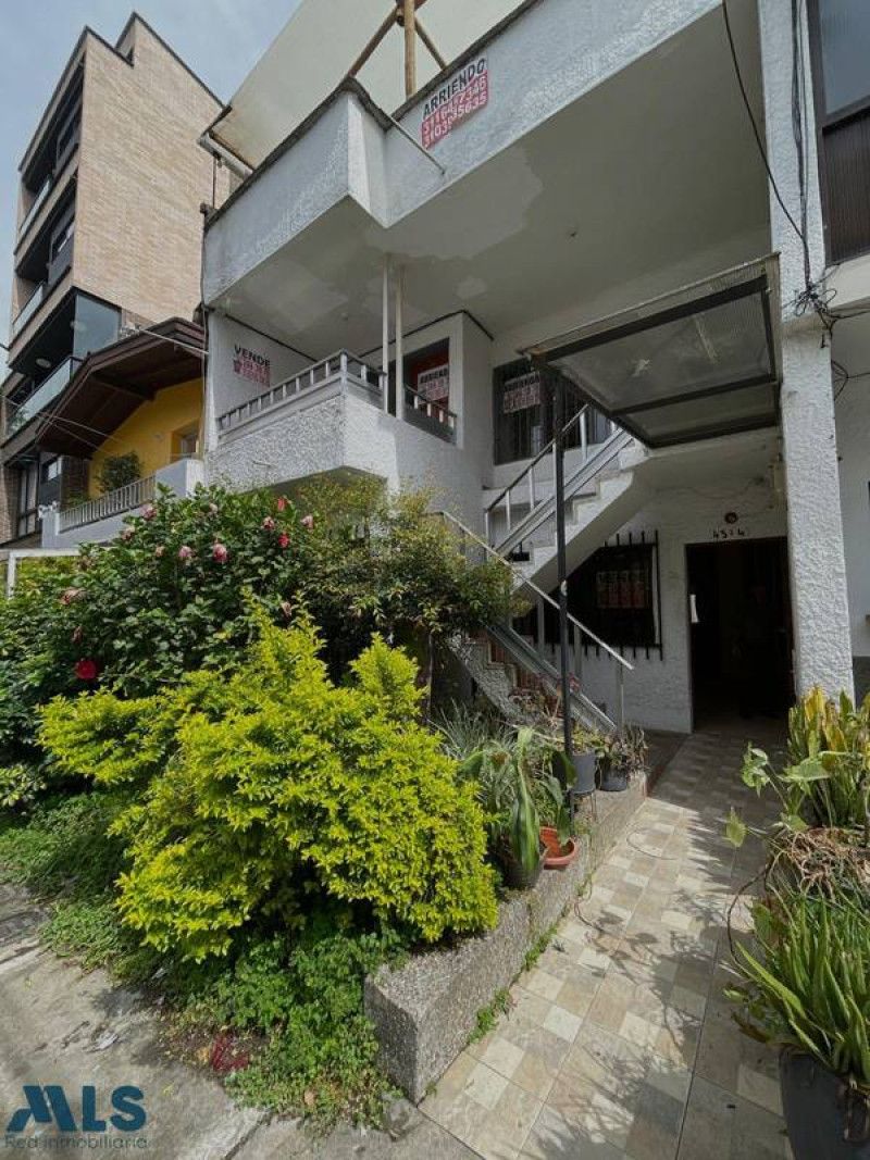 Casa en venta Antioquia Medellín Manila 224 m2 Habitaciones 10 Baños 10 Garajes 10 Precio $2450000000