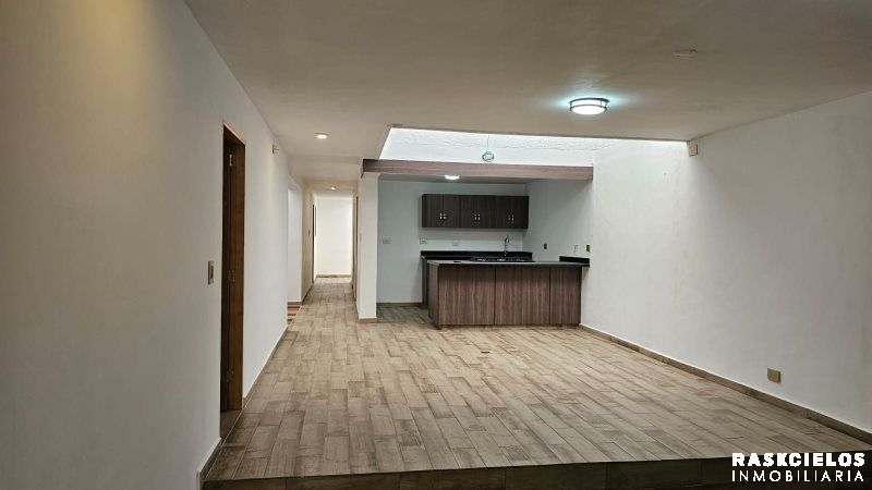 Casa en venta Antioquia Medellín Cristobal 200 m2 Habitaciones 4 Baños 4 Garajes 1 Precio $880000000