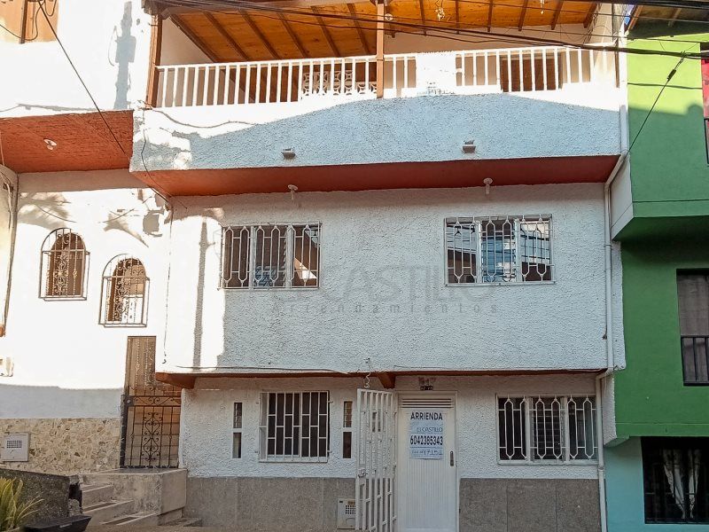 Casa en arriendo Antioquia Medellín Villa Flora 110 m2 Habitaciones 4 Baños 2 Garajes 0 Precio $1800000