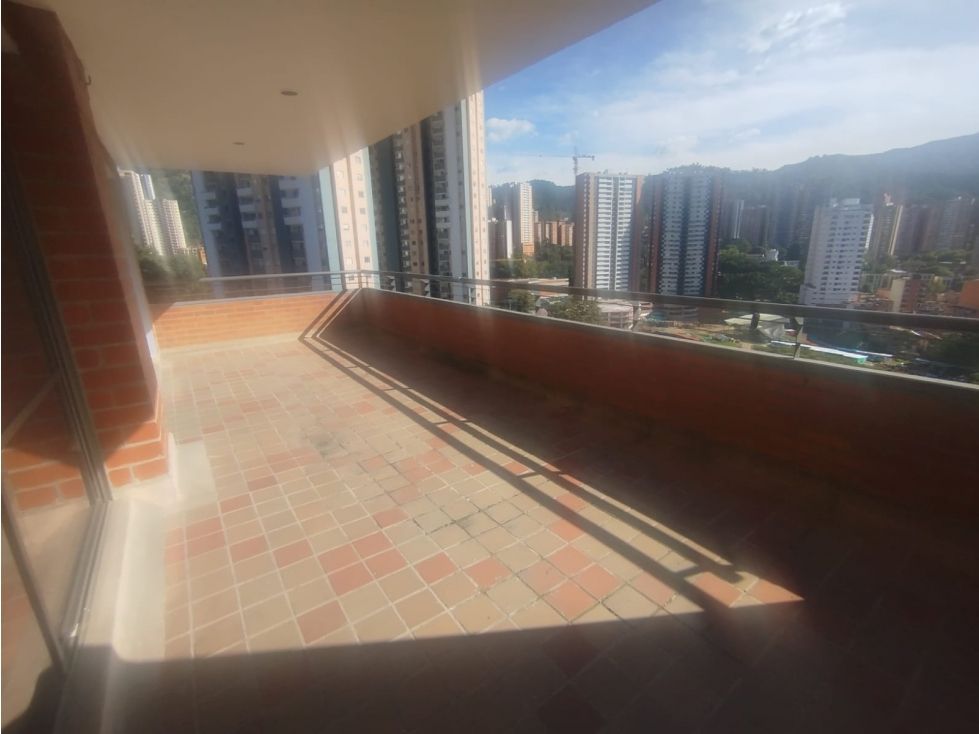 Apartamento en venta Antioquia Sabaneta Aves María 326 m2 Habitaciones 4 Baños 5 Garajes 2 Precio $1150000000