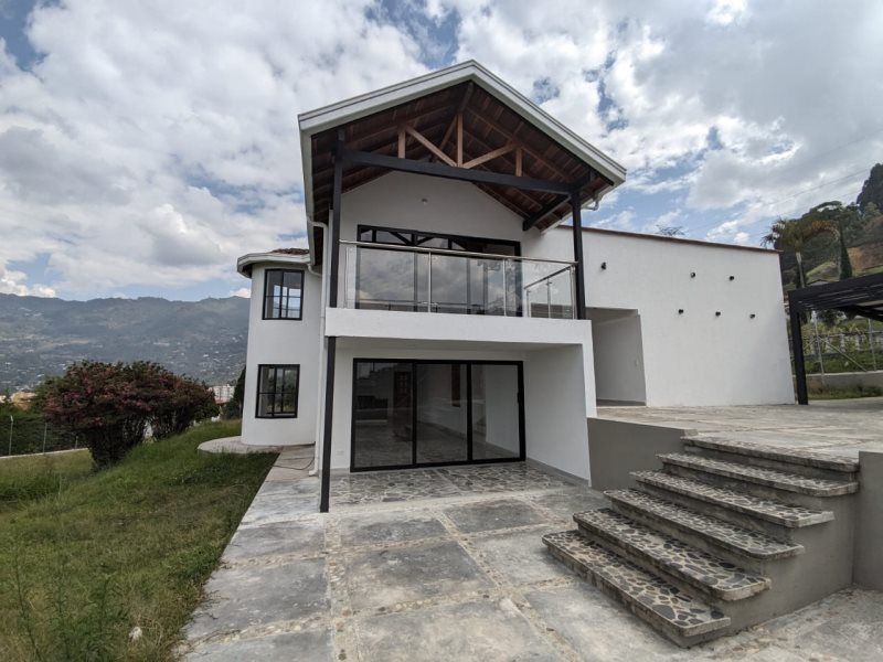 Casa en arriendo Antioquia Envigado Loma Del Atravesado 400 m2 Habitaciones 4 Baños 3 Garajes 0 Precio $12000000
