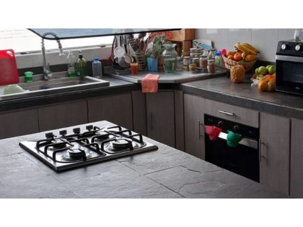 Apartamento en venta Cundinamarca Bogotá La Castellana 180 m2 Habitaciones 3 Baños 2 Garajes 2 Precio $740000000
