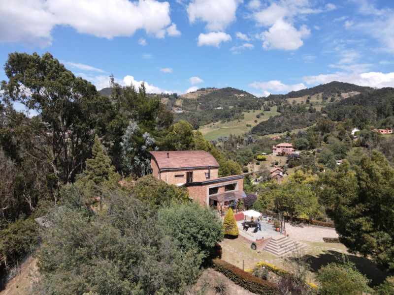 Casa en venta Cundinamarca La Calera La Calera 330 m2 Habitaciones 3 Baños 4 Garajes 2 Precio $1950000000