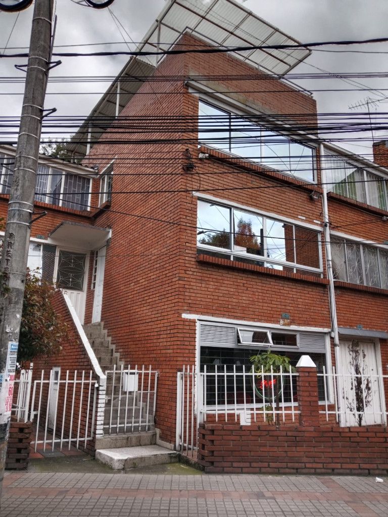 Casa en venta Cundinamarca Bogotá La Primavera 104 m2 Habitaciones 2 Baños 2 Garajes 0 Precio $330000000