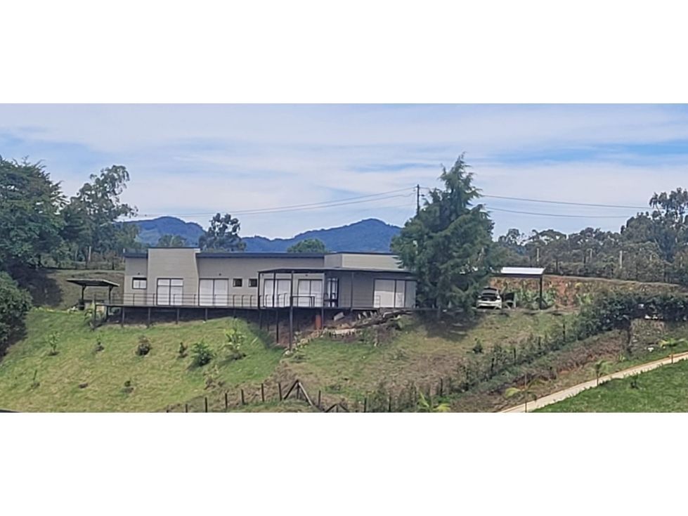 Finca en venta Antioquia El Carmen De Viboral El Carmen De Viboral 480 m2 Habitaciones 4 Baños 4 Garajes 2 Precio $1600000000