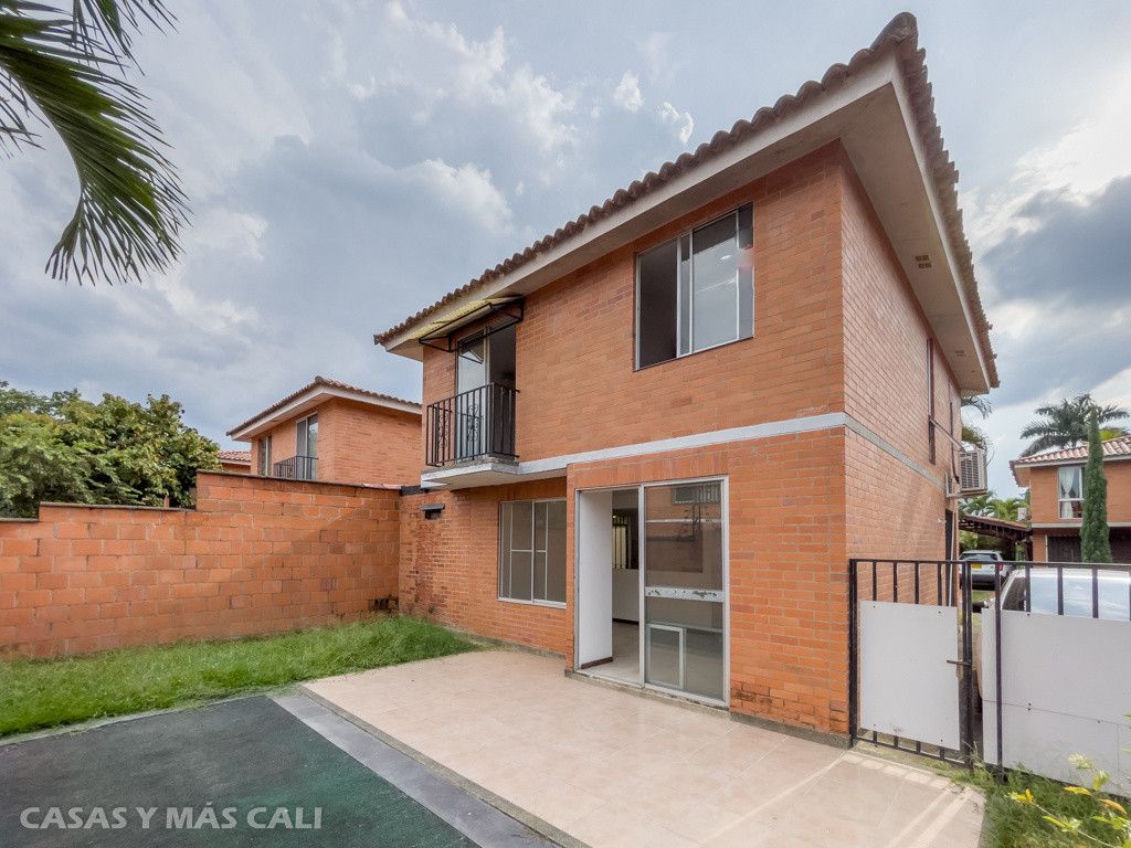 Casa en venta Valle Del Cauca Jamundí Cr Castillo La Herreria Iii 135 m2 Habitaciones 4 Baños 3 Garajes 2 Precio $490000000