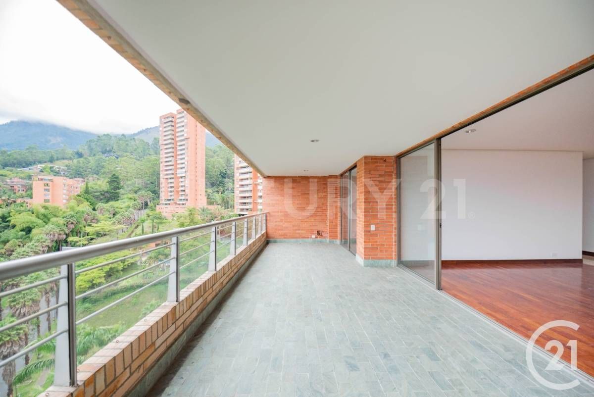 Apartamento en arriendo Antioquia Medellín El Tesoro 230 m2 Habitaciones 3 Baños 4 Garajes 2 Precio $13000000