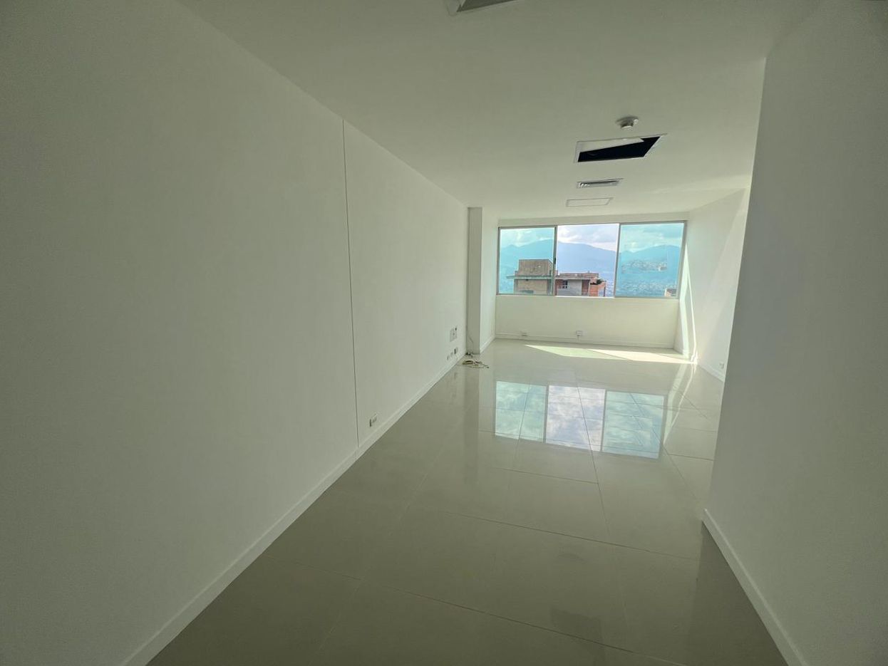 Oficina en arriendo Antioquia Medellín Prado 35 m2 Habitaciones 0 Baños 1 Garajes 1 Precio $4400000