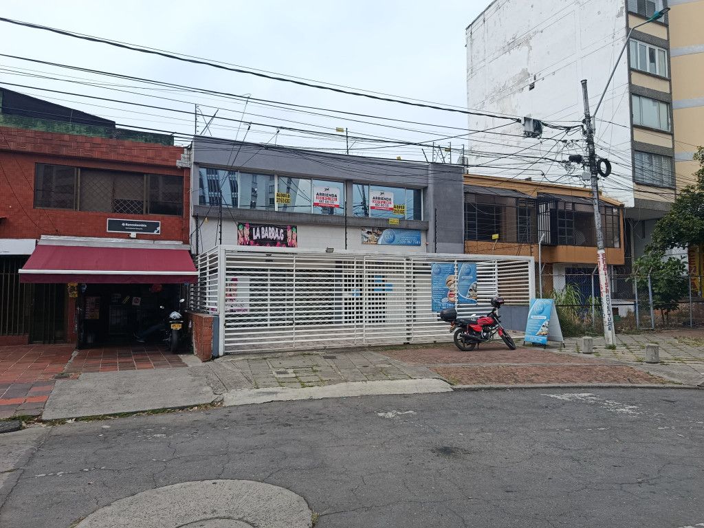 Oficina en arriendo Valle Del Cauca Cali San Vicente 124 m2 Habitaciones 0 Baños 2 Garajes 1 Precio $3100000