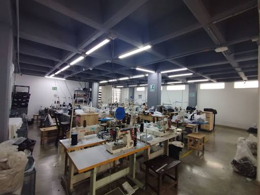 Oficina en arriendo Antioquia Itagüí La Esmeralda 200 m2 Habitaciones 0 Baños 3 Garajes 2 Precio $8900000