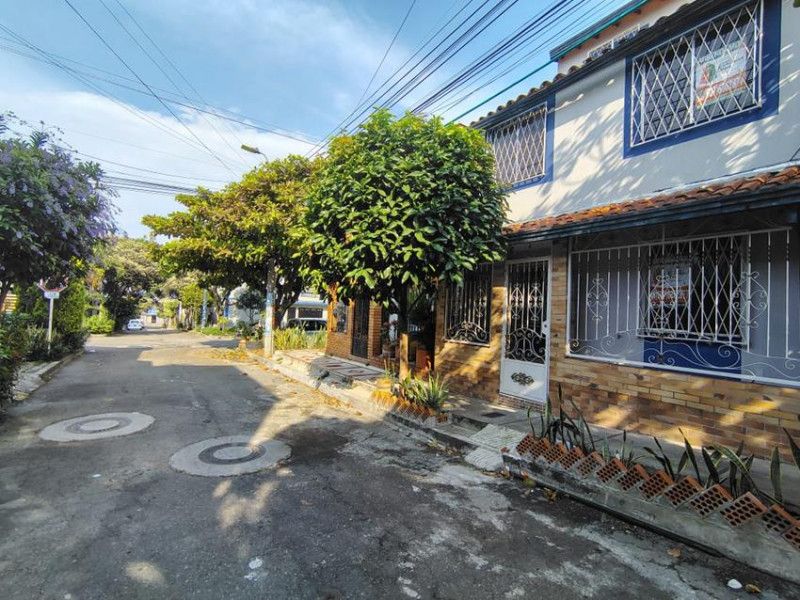 Casa en arriendo Santander Piedecuesta Paseo Cataluña 130 m2 Habitaciones 5 Baños 4 Garajes 0 Precio $1300000