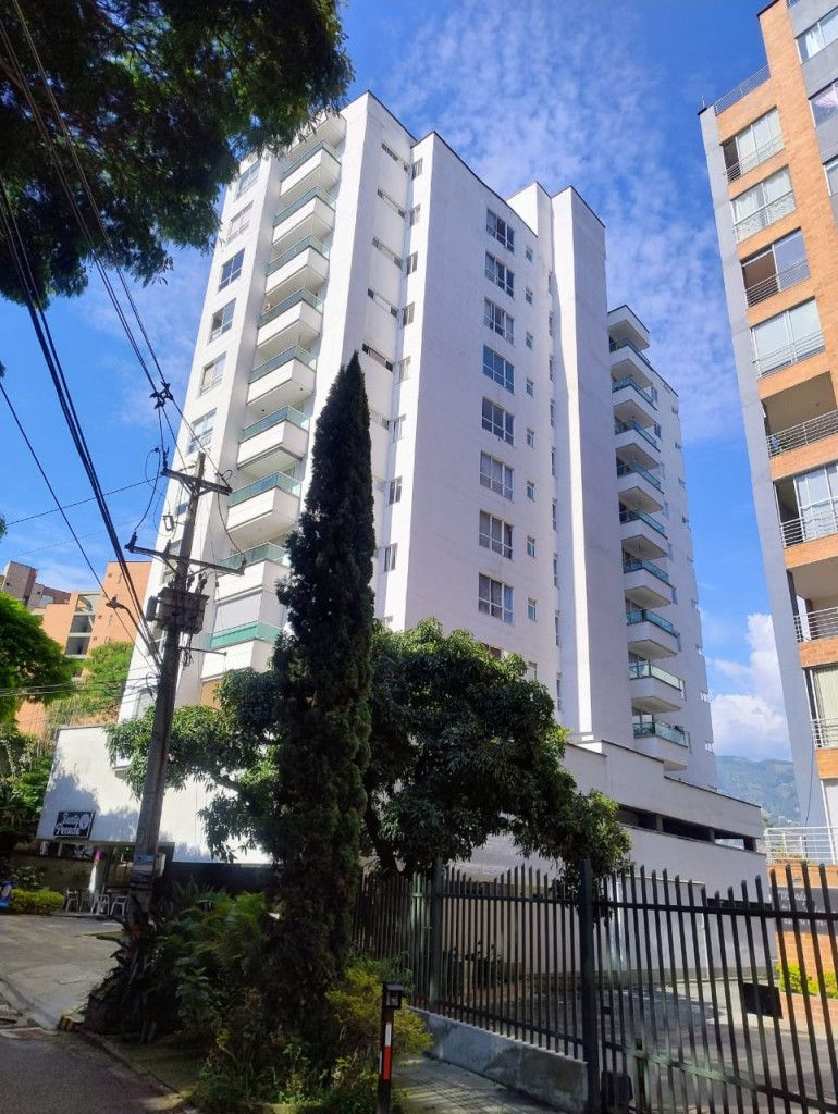 Apartamento en arriendo Antioquia Medellín La Pilarica 87 m2 Habitaciones 3 Baños 2 Garajes 1 Precio $3300000