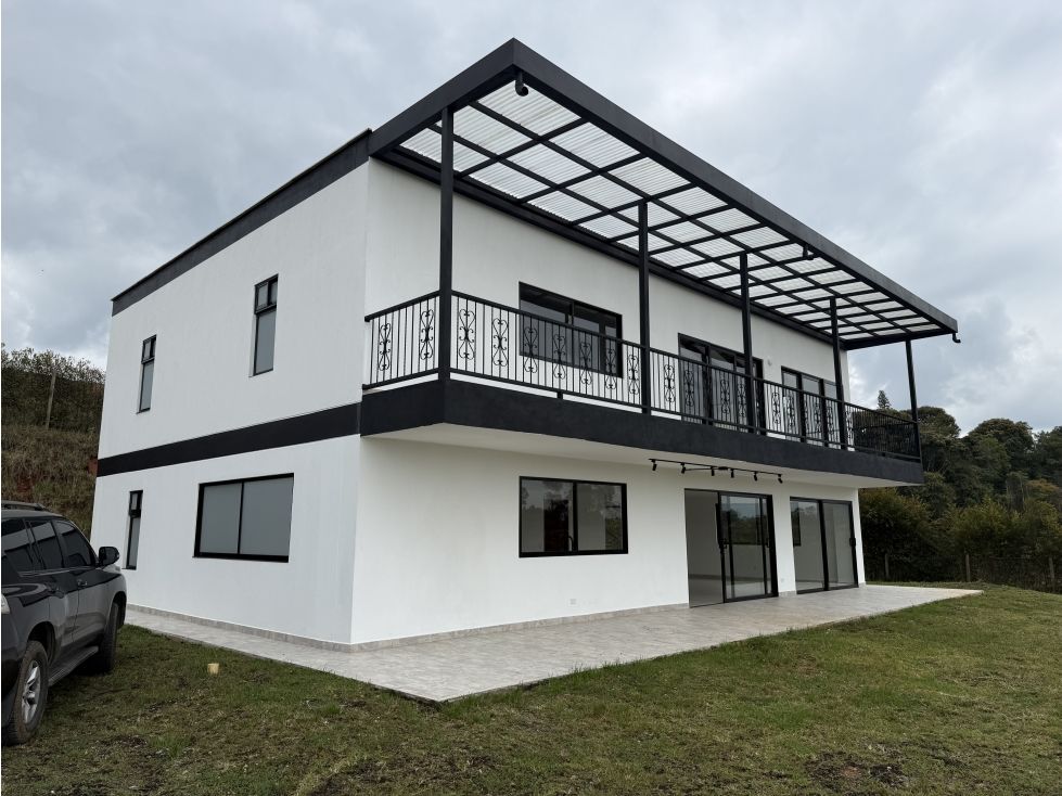 Casa en venta Antioquia El Carmen De Viboral El Edén 400 m2 Habitaciones 4 Baños 5 Garajes 2 Precio $2300000000