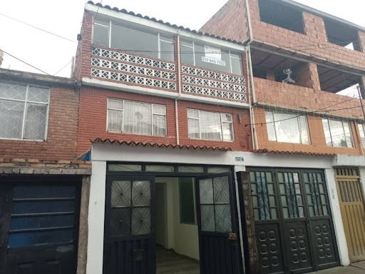 Casa en venta Cundinamarca Bogotá Gustavo Restrepo 120 m2 Habitaciones 10 Baños 5 Garajes 2 Precio $597000000