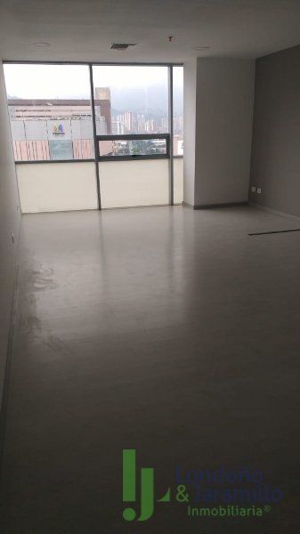 Oficina en arriendo Antioquia Envigado Primavera 37 m2 Habitaciones 0 Baños 1 Garajes 1 Precio $2900000
