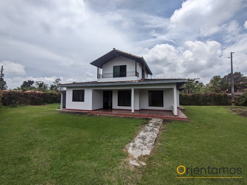 Finca en arriendo Antioquia Rionegro Centro 1000 m2 Habitaciones 4 Baños 3 Garajes 1 Precio $5000000