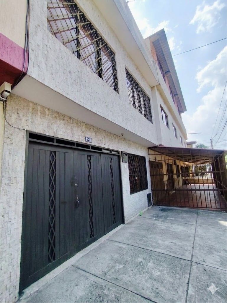 Casa en venta Valle Del Cauca Cali Industrial 250 m2 Habitaciones 4 Baños 3 Garajes 1 Precio $448000000