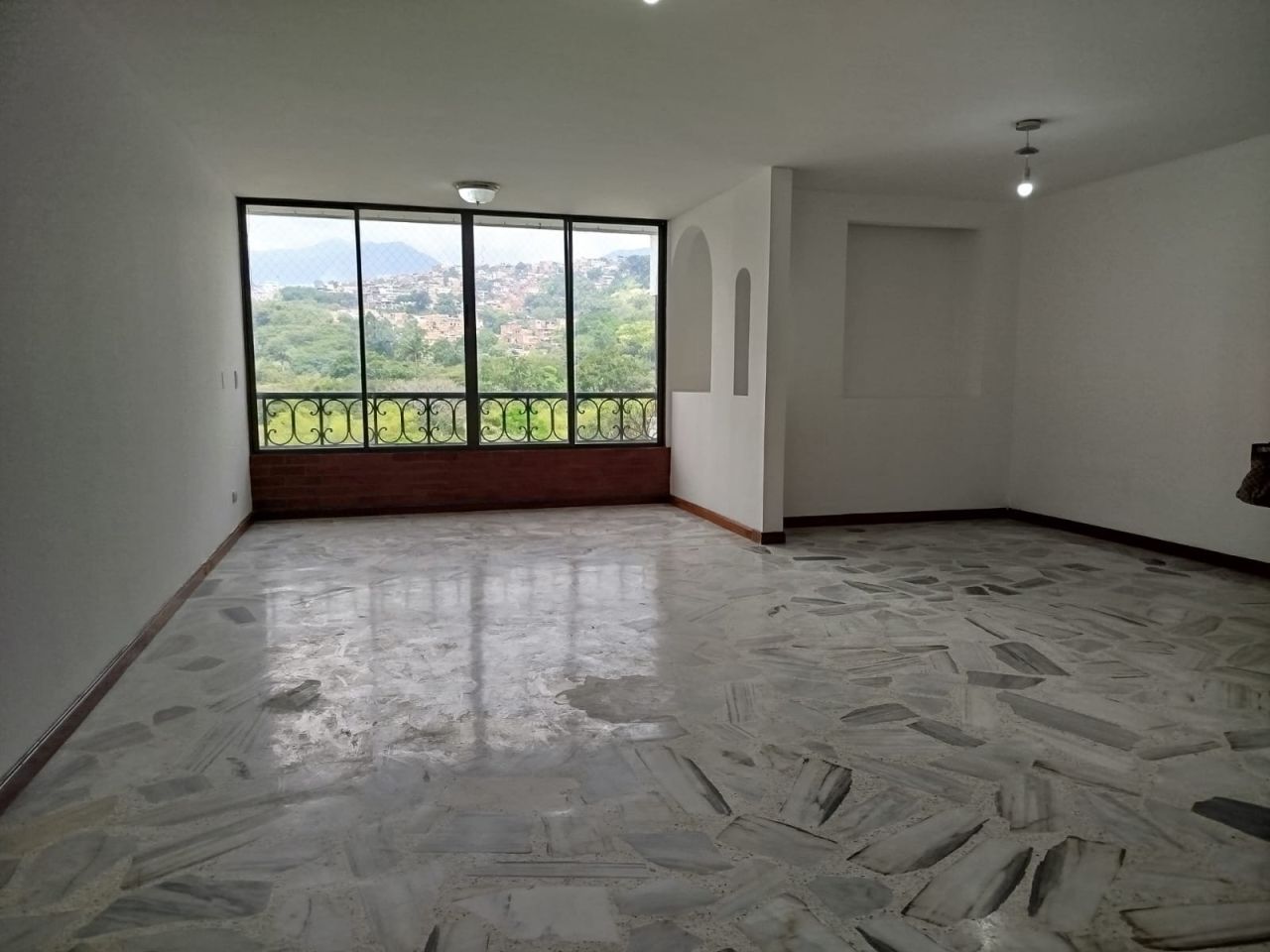 Apartamento en arriendo Valle Del Cauca Cali Bellavista 146 m2 Habitaciones 3 Baños 3 Garajes 2 Precio $4000000