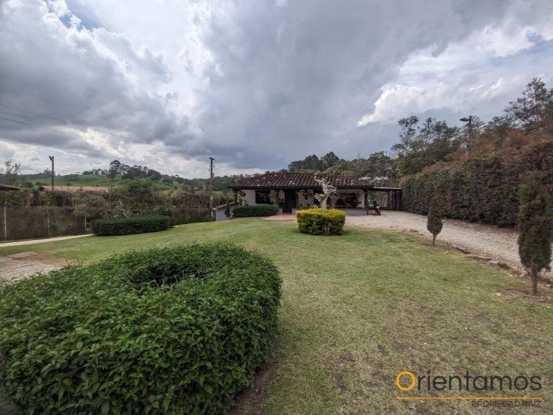 Finca en arriendo Antioquia Rionegro Centro 3000 m2 Habitaciones 3 Baños 4 Garajes 1 Precio $16500000