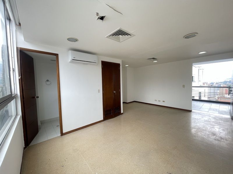 Oficina en arriendo Antioquia Medellín Las Acacias 26 m2 Habitaciones 0 Baños 1 Garajes 1 Precio $2400000