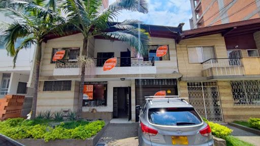 Casa en arriendo Antioquia Medellín Naranjal 330 m2 Habitaciones 4 Baños 3 Garajes 2 Precio $7800000