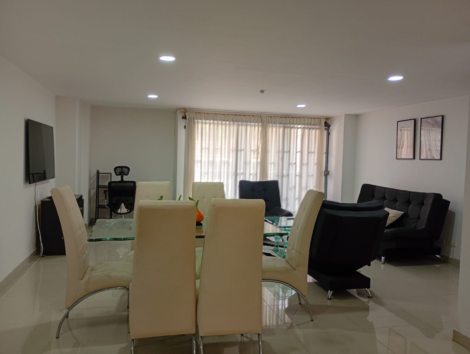 Apartamento en arriendo o venta Antioquia Medellín Los Conquistadores 100 m2 Habitaciones 3 Baños 2 Garajes 1 Precio venta $745000000 Precio arriendo $4600000