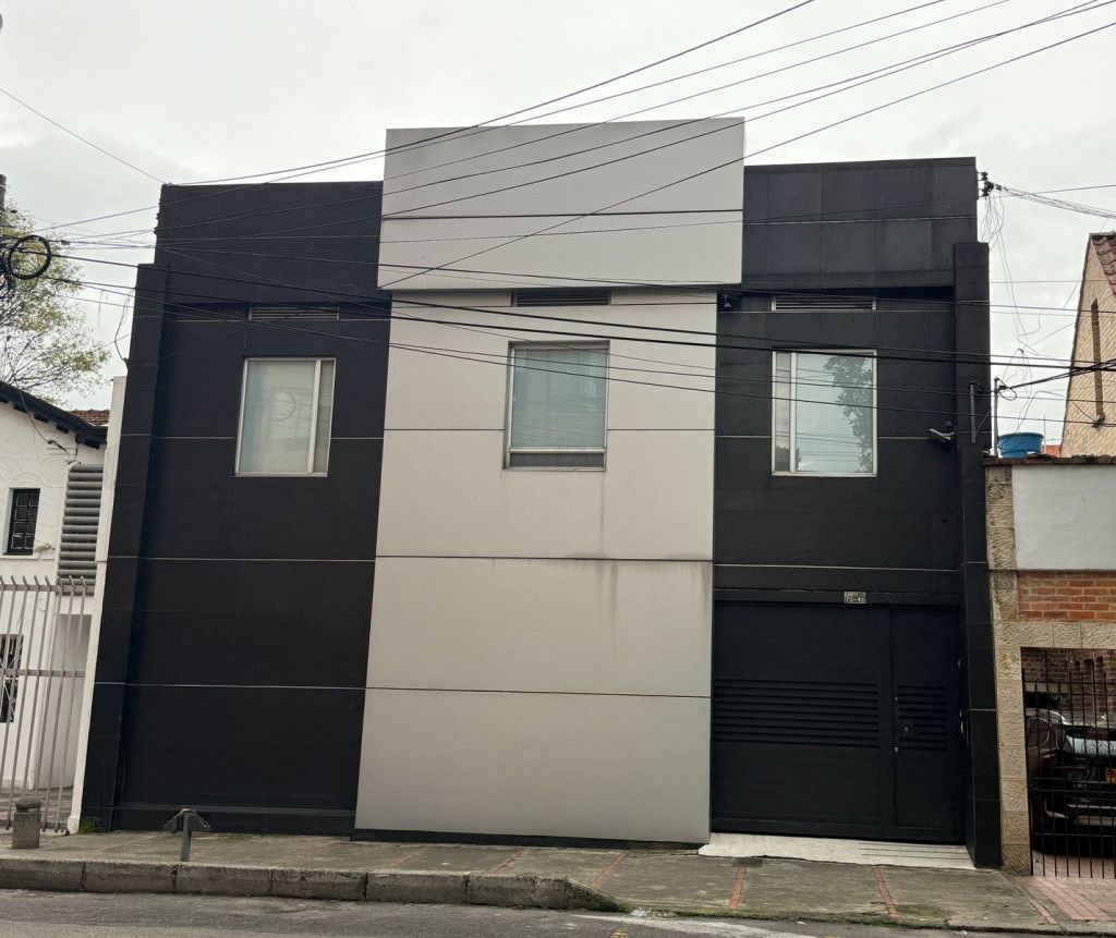 Casa en venta Cundinamarca Bogotá La Porciuncula 218 m2 Habitaciones 1 Baños 1 Garajes 0 Precio $2000000000