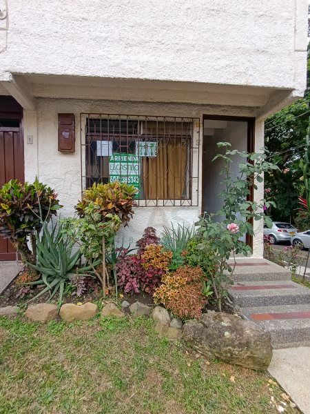 Apartaestudio en arriendo Antioquia Medellín La Gloria 45 m2 Habitaciones 1 Baños 1 Garajes 0 Precio $1300000