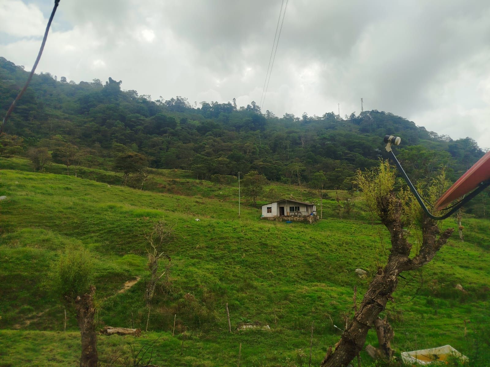 Finca en venta Cundinamarca Silvania El Centro 10000000 m2 Habitaciones 3 Baños 2 Garajes 4 Precio $1000000000