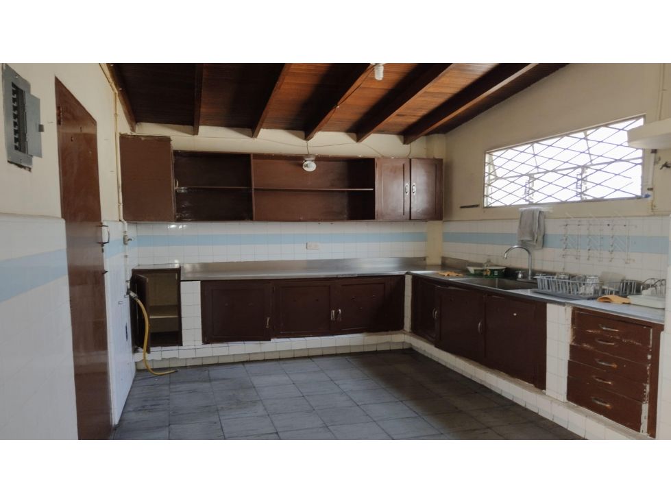 Casa en venta Antioquia Medellín Prado 209 m2 Habitaciones 5 Baños 3 Garajes 1 Precio $550000000