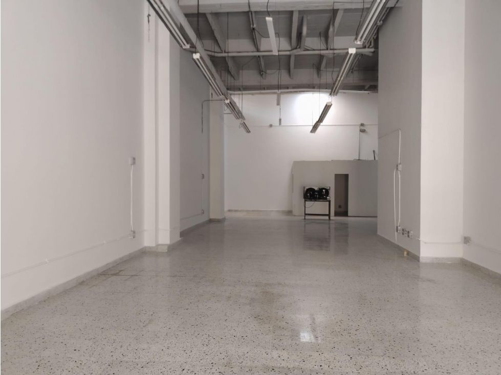Bodega en arriendo Antioquia Medellín Boston 180 m2 Habitaciones 0 Baños 2 Garajes 0 Precio $13500000