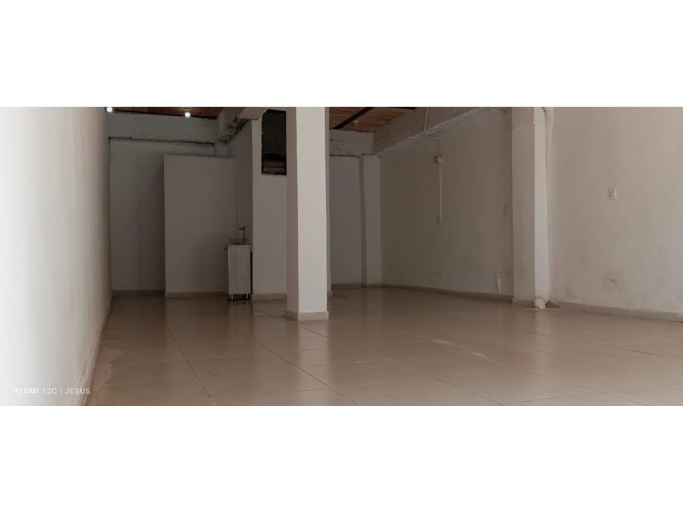 Local en arriendo Antioquia Medellín Sucre 50 m2 Habitaciones 0 Baños 1 Garajes 0 Precio $3400000
