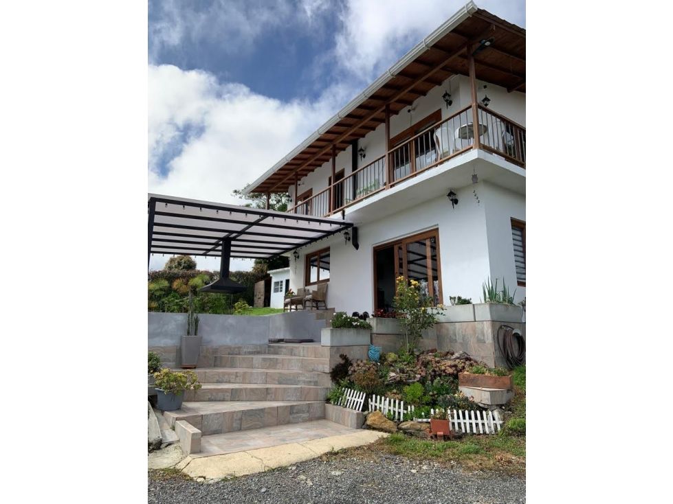 Casa en venta Antioquia Medellín Medellín 350 m2 Habitaciones 5 Baños 3 Garajes 6 Precio $1300000000
