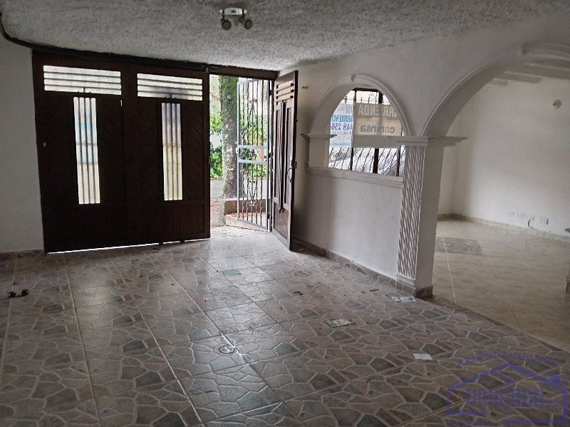 Casa en arriendo Antioquia Medellín Noel 200 m2 Habitaciones 5 Baños 3 Garajes 1 Precio $4000000
